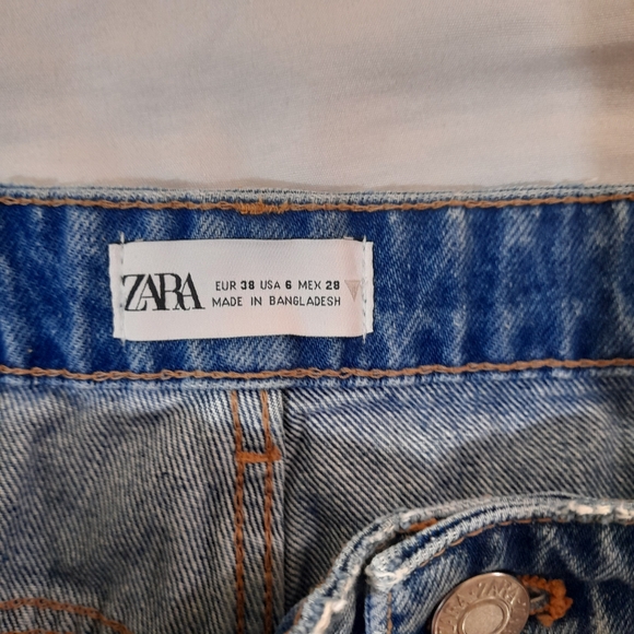 ● ZARA | High Waisted Ripped Distressed Demin Short - Picture 10 of 16